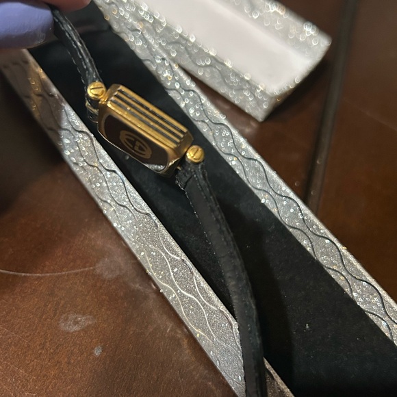 Gucci Vintage Gold-Plated Square Stack Black Dial Quartz Watch ‘Authentic’ - Picture 3 of 10